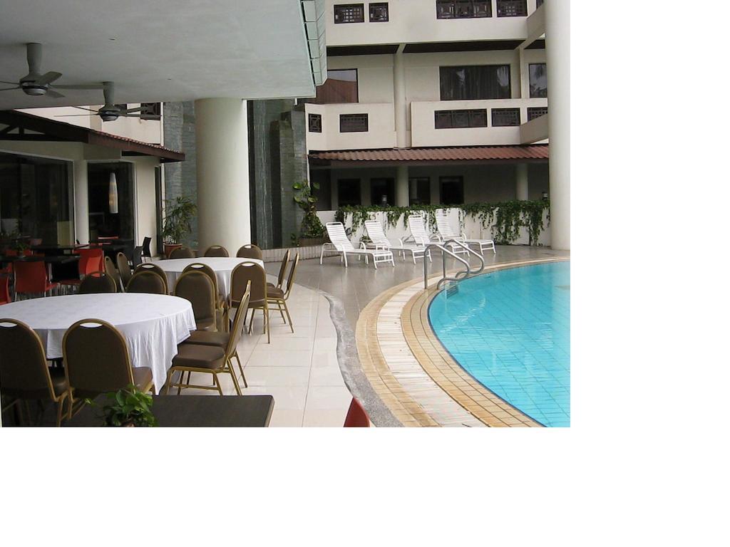 Grand Dormani Rajah Court Hotel Kuching Exterior foto
