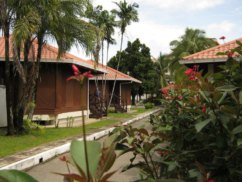 Grand Dormani Rajah Court Hotel Kuching Exterior foto